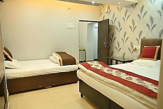 Aroha Homestay バラナシ 0*,  インド