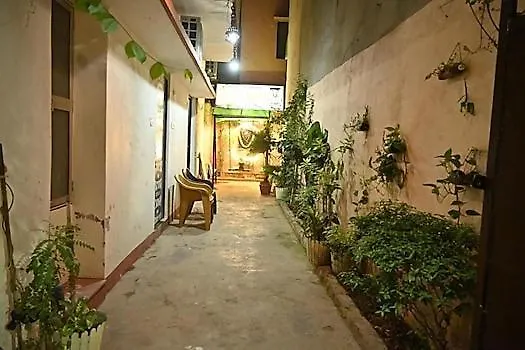 Aroha Homestay バラナシ